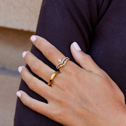 Lily Gold Crystal Ring