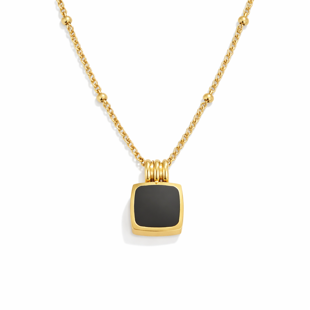 Lucia Black Pendant Necklacer