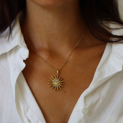 Alba Sun Necklace