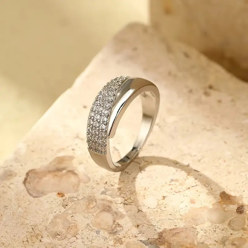 ELOÏSE | The Timeless Radiance Ring