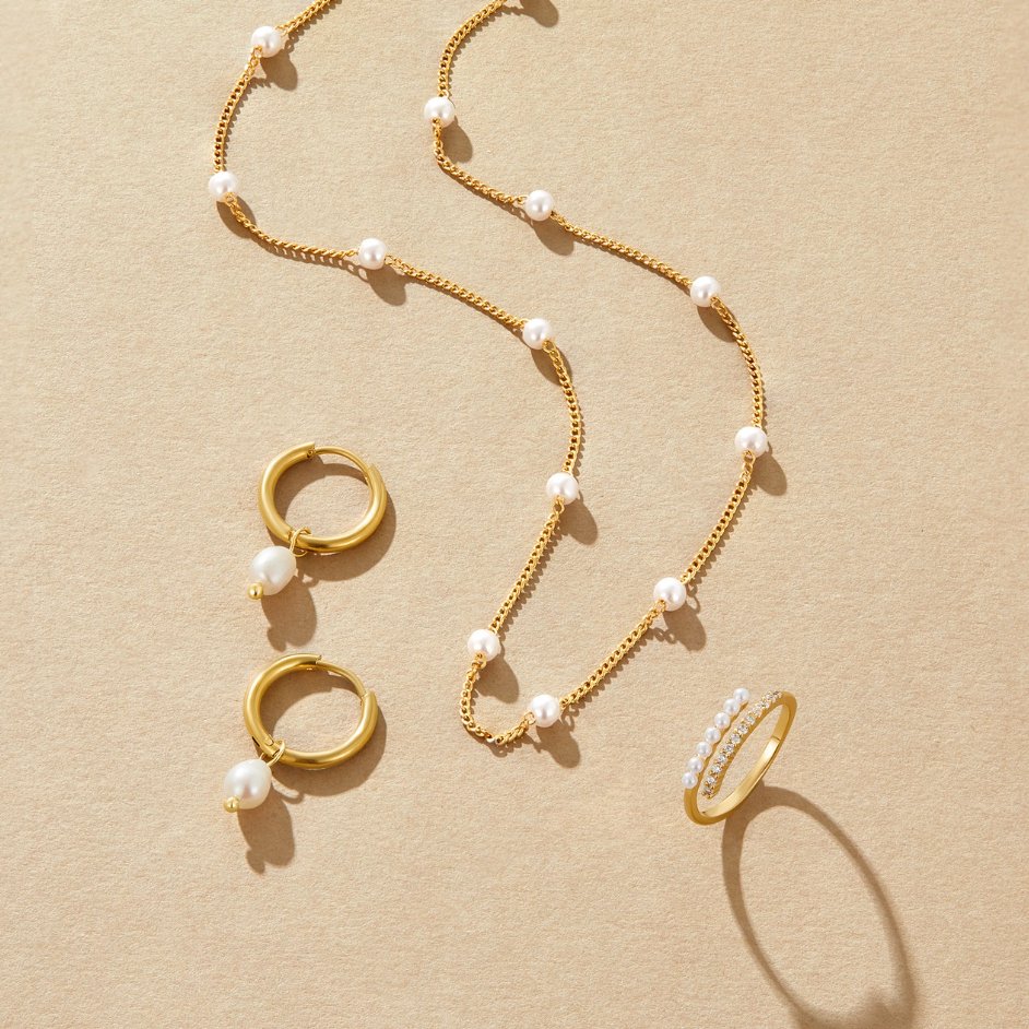 Bella Pearl Hoops