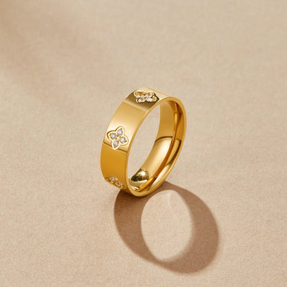 Clover Crystal Gold Ring