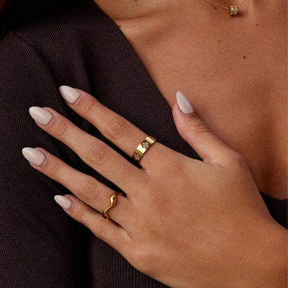 Clover Crystal Gold Ring
