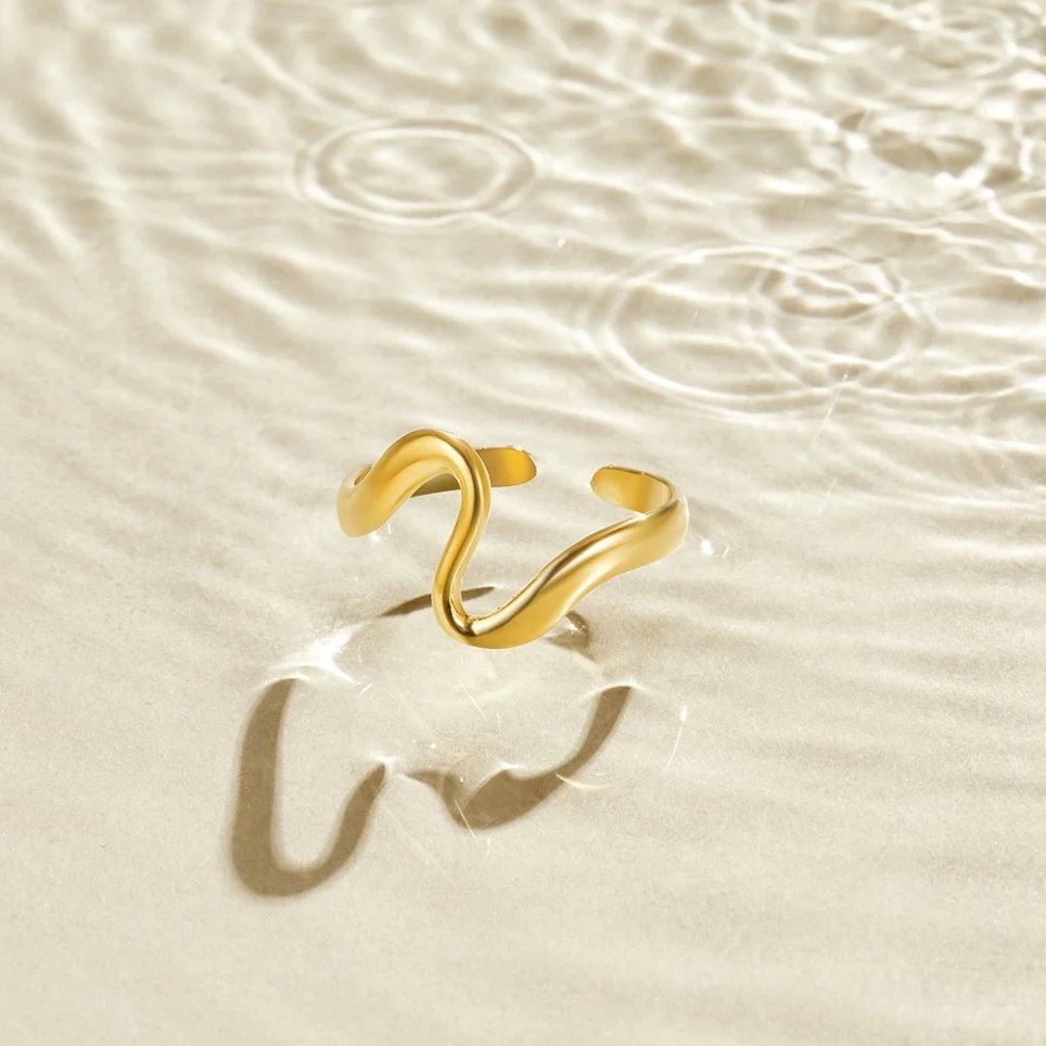 Twisted Wave Gold Ring
