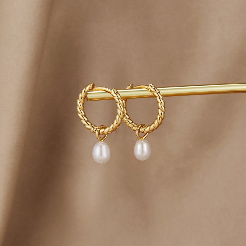 Rini Pearl Earrings
