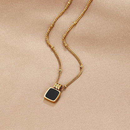 Lucia Black Pendant Necklacer