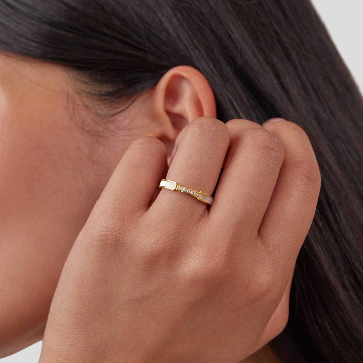 Mother-of-Pearl Crystal Ring