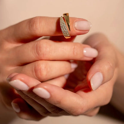ELOÏSE | The Timeless Radiance Ring