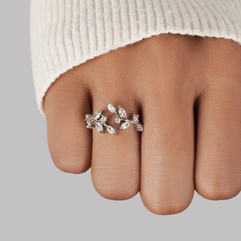 Vigne Silver Ring